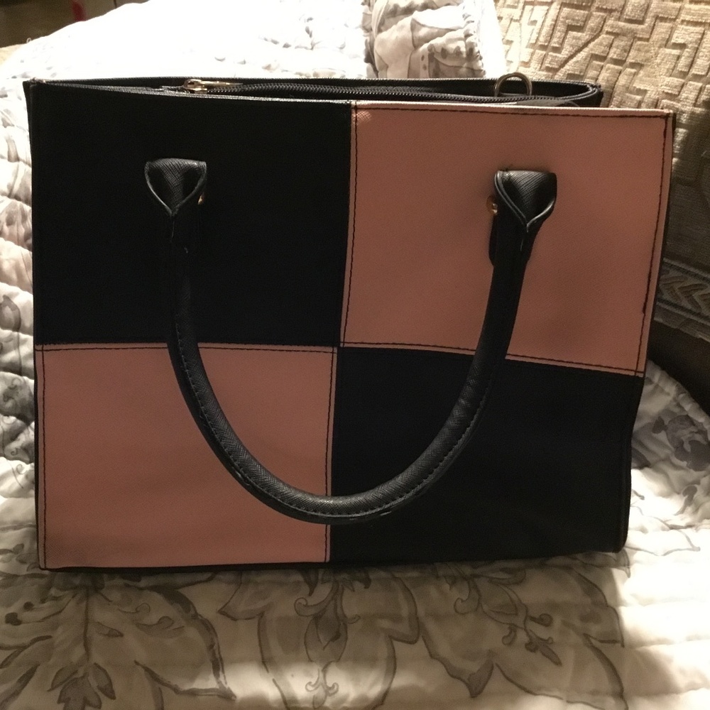 🛍️Pink and Black Checkerboard Purse